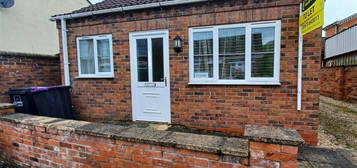 2 bedroom detached house