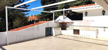 APARTAMENTO T3 COM TERRAÇO NO CENTRO DE SANTO AMARO DE OEIRAS