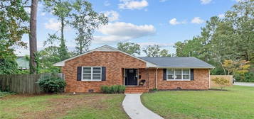 304 W Elwood Ave, Raeford, NC 28376