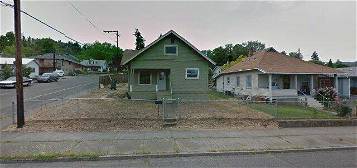 200 W 10th St, The Dalles, OR 97058