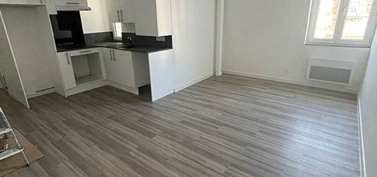 Appartement  à louer, 2 pièces, 1 chambre, 40 m²