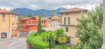 Villa unifamiliare viale Combattenti, Centro, Mandello del Lario