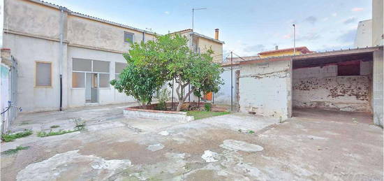 Casa indipendente con ampio giardino