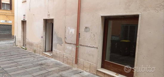 Via Rosello 15 Locale/Appartamento Mq.57