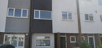 4 bedroom terraced house to rent