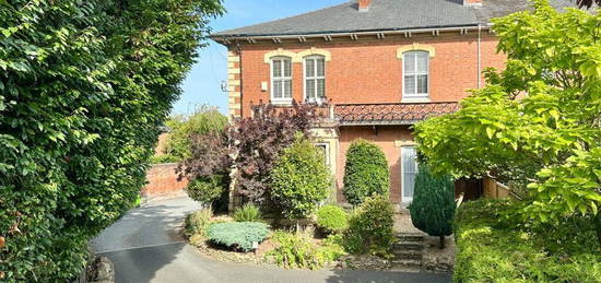 7 bedroom semi-detached house for sale