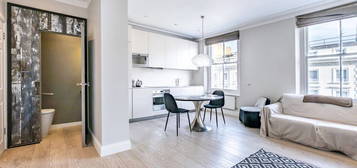 Flat to rent in Belgrave Road, London SW1V