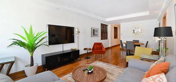 Flat to rent in Barrie House, Lancaster Gate W2