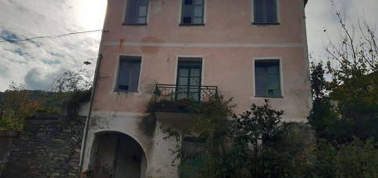 Casa indipendente in vendita in frazione Armati, 16