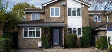 4 bed detached house for sale