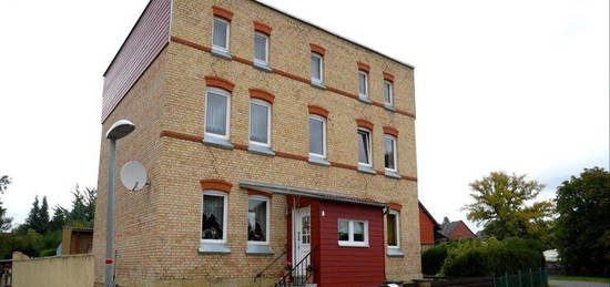 Einfamilienhaus in architektonisch außergewöhnlichem Baustil