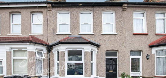 Terraced house to rent in Winterbourne Road, Thornton Heath CR7