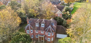 6 bedroom detached house for sale