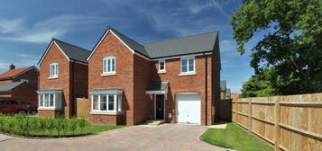 4 bed detached house for sale