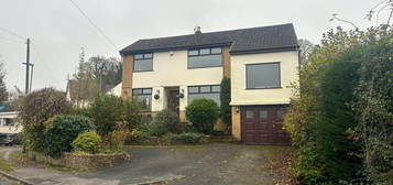 5 bedroom detached house