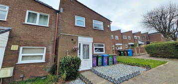 Terraced house to rent in Sunfield, Romiley, Stockport SK6