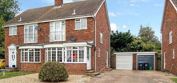 3 bed semi-detached house to rent