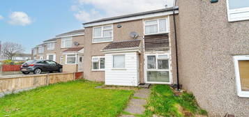 Terraced house to rent in The Roundabout, Northfield, Birmingham B31