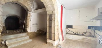 A VENDRE EXCLUSIVITE 84160 CADENET APPARTEMENT D'ENVIRON 60M² A RENOVER ENTIEREMENT