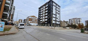 MİRAMAR'DAN BİRLİK CADDESİNDE 1+1 FULL YAPILI SATILIK DAİRE