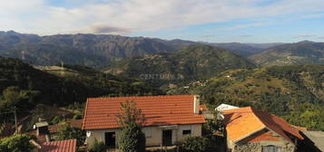 Casa térrea  na Zona do geres Pronta a habitar com terreno e espigueir