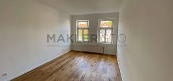 ***Frisch modernisierte 2-Zimmer-Wohnung mit EBK, Balkon & Tiefgaragenstellplatz in Mockau***