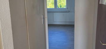 Kautionsfrei! Großzügige 2 -Raumwohnung mit Balkon im 2. OG!