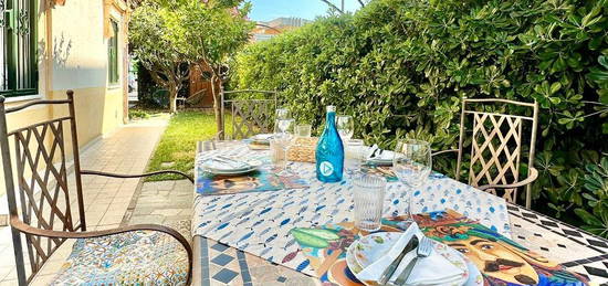 Stupendo appartamento con giardino atrezzato