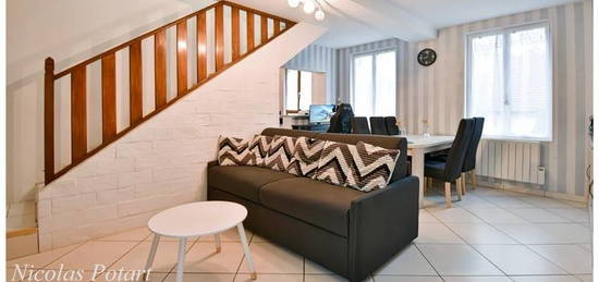 Maison de village  à vendre, 3 pièces, 2 chambres, 69 m²