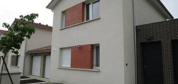 Location maison 4 pièces 85 m²