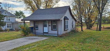 921 E Decker St, Viroqua, WI 54665