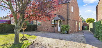 3 bed semi-detached house for sale