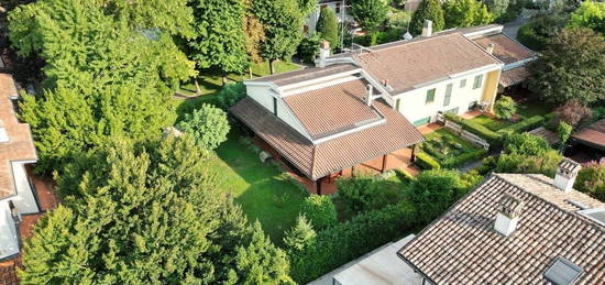 Villa unifamiliare, buono stato, 380 m², Buco del Signore - Acque Chiare, Reggio Emilia