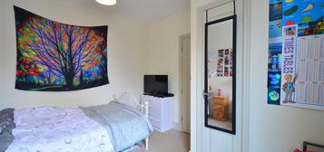 4 bed shared accommodation to rent