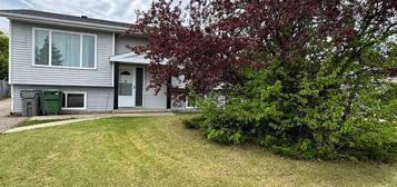 4527 N 33rd St, Lloydminster, SK S9V 1T8