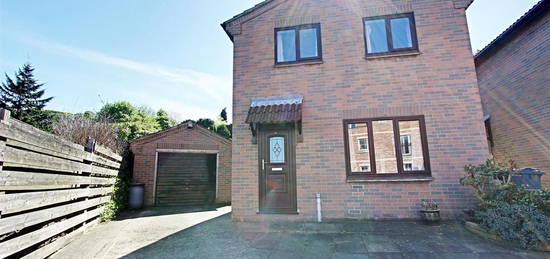 3 bed detached house to rent