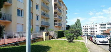 F2 Rue Très calme quartier Montplaisir avec grande terrasse