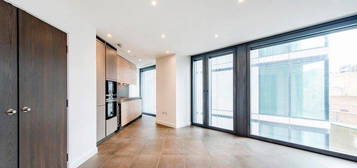 Flat to rent in Chronicle Tower, 261B City Road, London EC1V