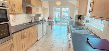 4 bed property to rent