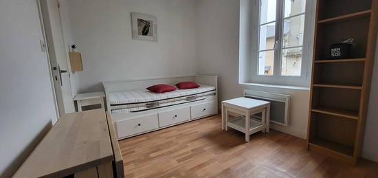 Location appartement 1 pièce 16 m²