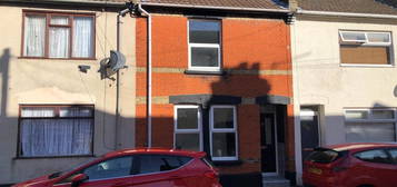 Terraced house to rent in Albert Road, Chatham, Kent ME4