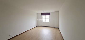 Apartamento T3 em Rechousa