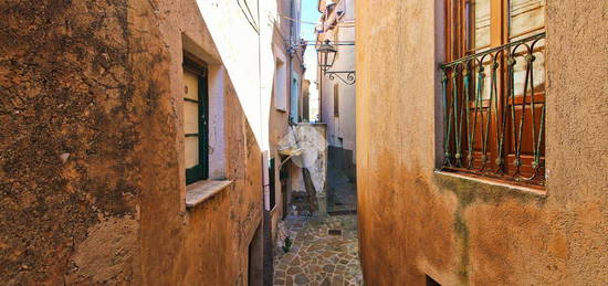 CASA SEMINDIPENDENTE A CAMEROTA