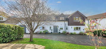 6 bedroom detached house for sale