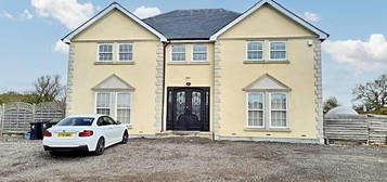 5 bedroom detached house to rent