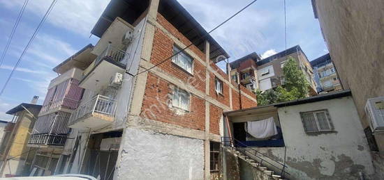 Gltepe'de Satlk Cadde zeri 350 m2 erisinde 4 Adet Yap