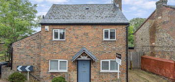 2 bedroom detached house for sale