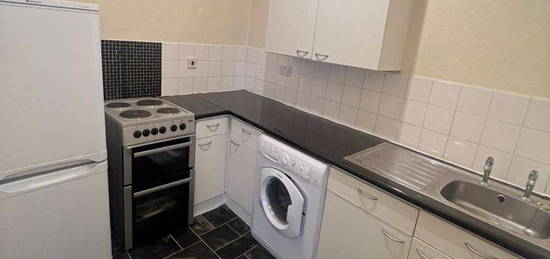 Flat to rent in Putney High Street, London SW15