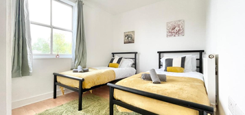 Room to rent in Room 2, Holloway Road, London N7