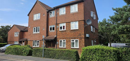 Flat to rent in Brendon Close, Harlington, Hayes UB3